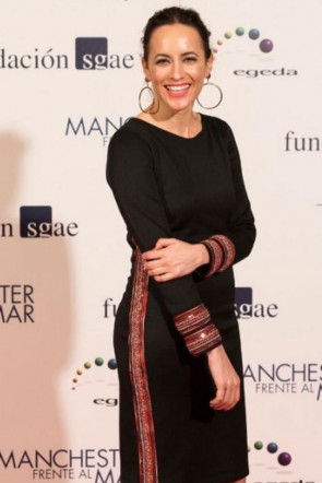 la actriz ana turpin en los premios cec con vestido corto neopreno melbourne de apparentia