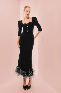 top corto negro escote corazon y botones joya
