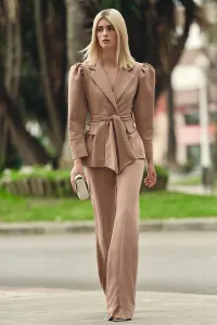 Chaqueta americana creoe camel manga abullonada
