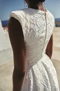 falda larga abullonada brocada blanca