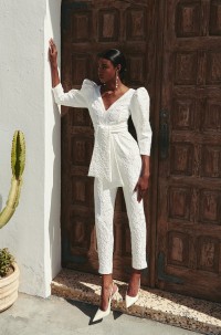 Mono blanco  para novia civil en jacquard  en relieve flores con