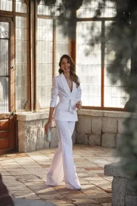 Traje chaqueta y pantalón brocado blanco novia civil