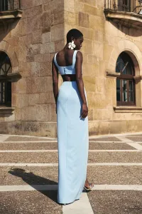 vestido largo azul claro invitada asimetrico con aberturas y