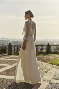 chaqueta corta perlas blanca para novia