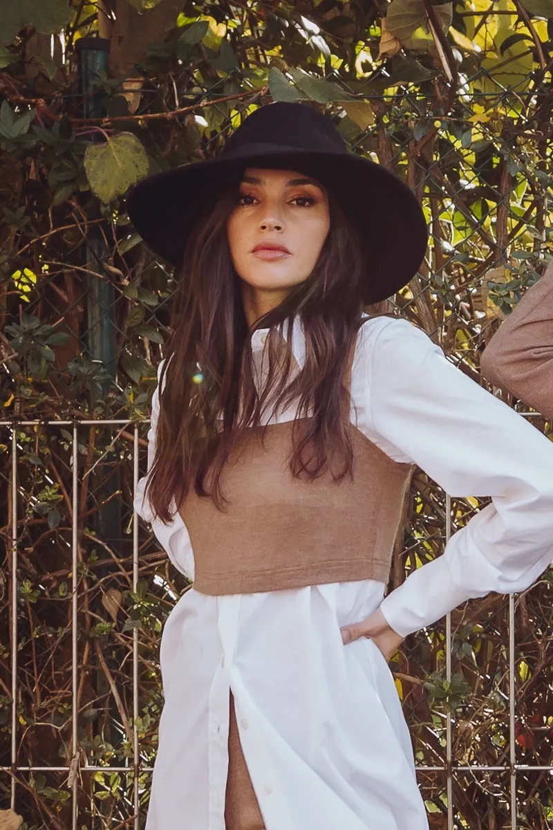 Top corto de tirantes de punto marrón