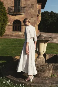 chaqueta corta brocada flores blanca para novia
