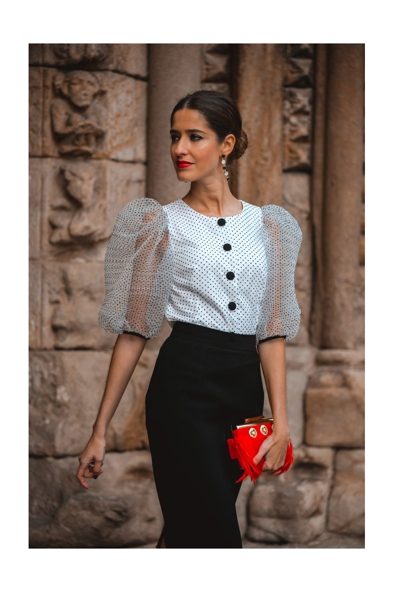 Blusa de fiesta con mangas abullonadas de plumetti