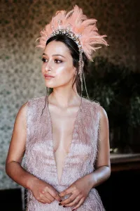 diadema plumas engarces brillantes by lola sevares