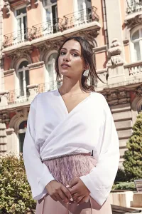 blusa blanca multiposicion saten