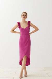 vestido midi cruzado con flores frambuesa