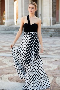 Top Negro Escote Corazón Maggie