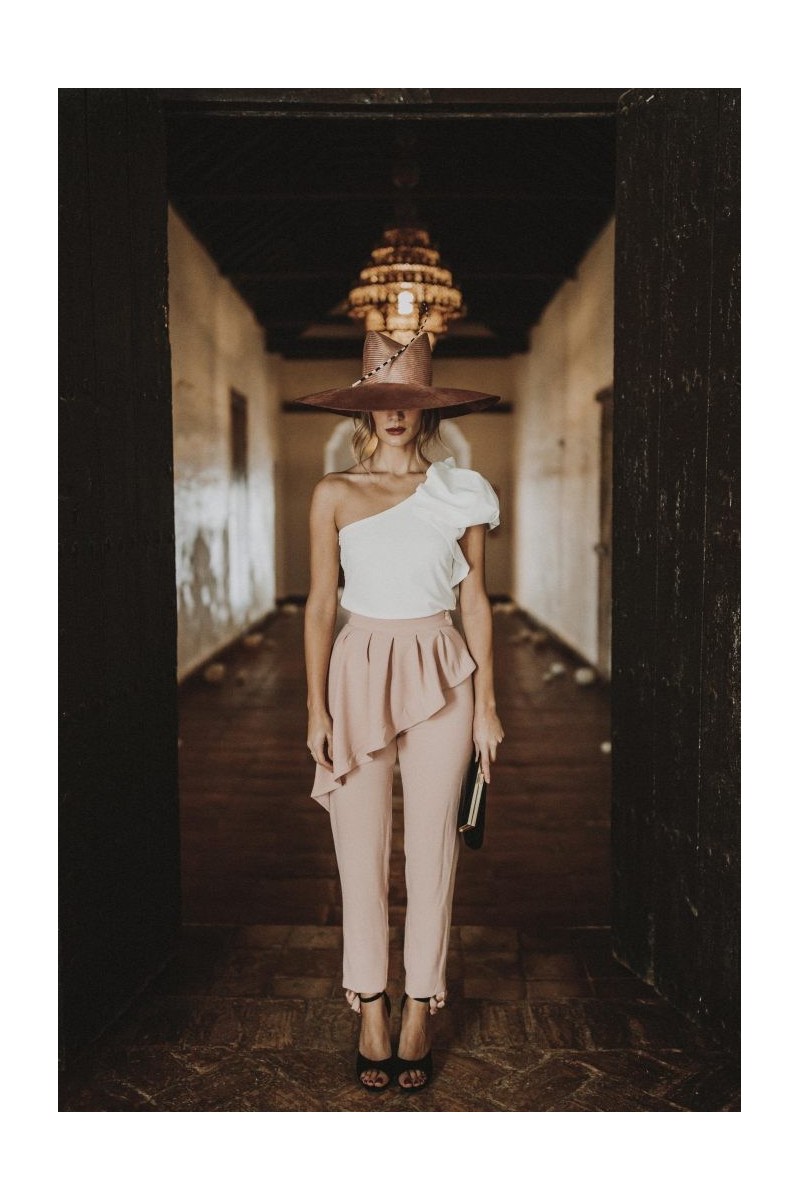 pantalon pitillo rosa peplum dione