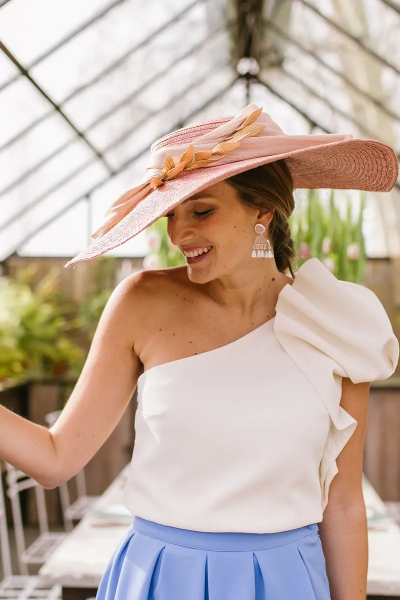 top blanco asimetrico abullonado colette