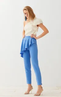 top blanco asimetrico abullonado colette