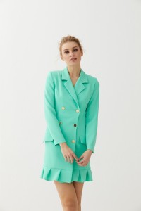 vestido corto esmoquin aguamarina con volante kassia