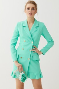 vestido corto esmoquin aguamarina con volante kassia