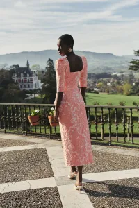 Top joya brocado coral con manga francesa escote corazon invitada
