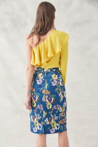 falda corta recta de jadquard estampada con peplum