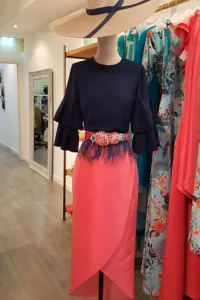 Falda midi asimetrica cruzada saten tornasol turquesa