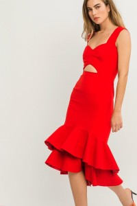 Vestido corto crepe rojo escote corazon abertura falda volantes