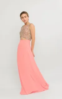 Vestido largo coral escote espalda cuerpo lentejuelas abertura