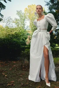 Top joya de tafetan blanco con manga abullonanda