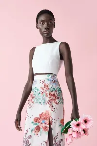 top crop de fiesta blanco con lazada espalda