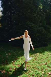 Falda midi blanca de plumas Corolla