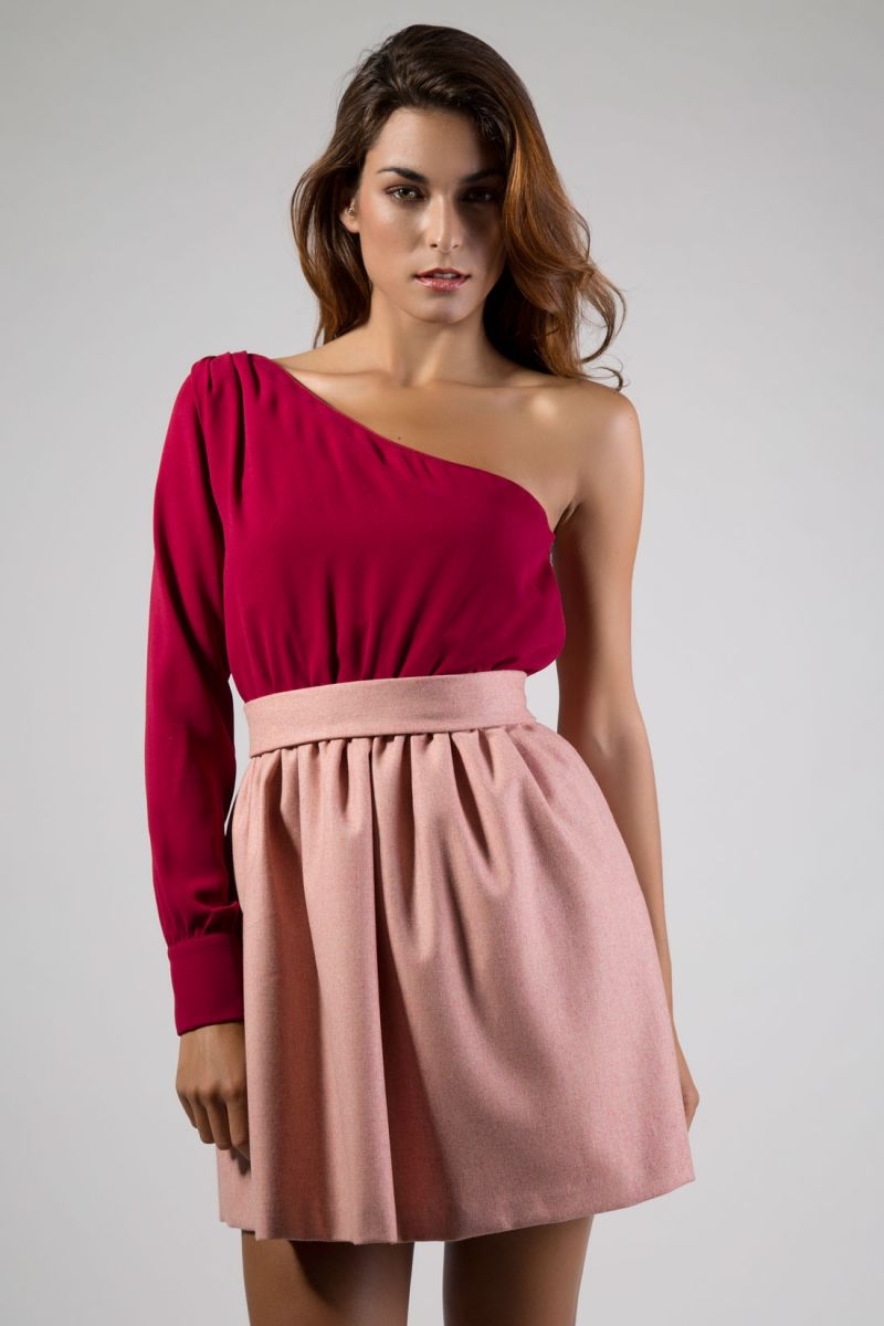 vestido bicolor asimetrico con falda d evuelo online