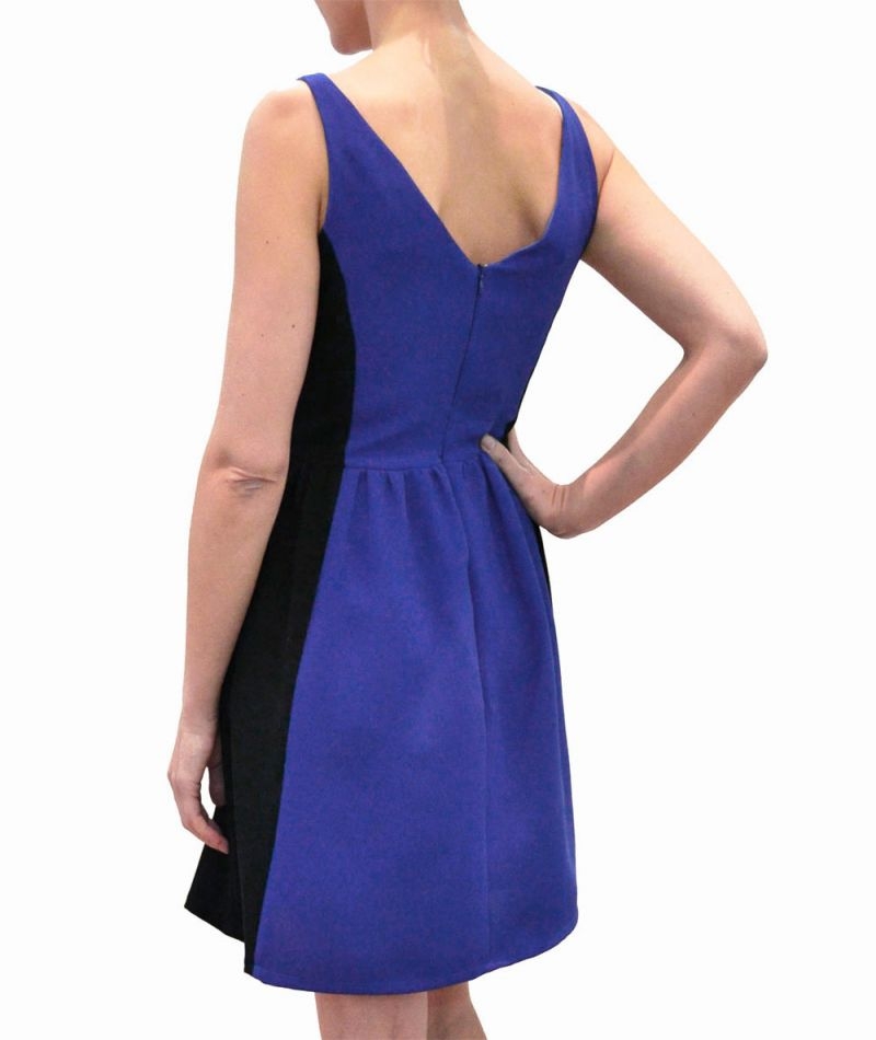 Vestido de fiesta azul y negro espalda