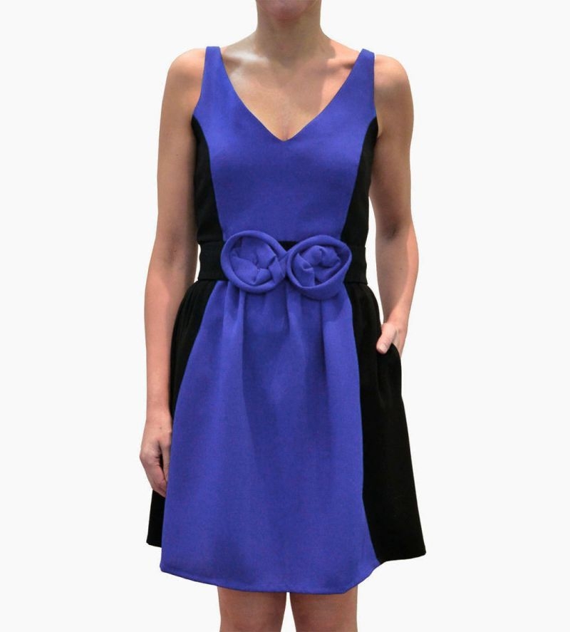 Vestido de fiesta azul y negro modelo