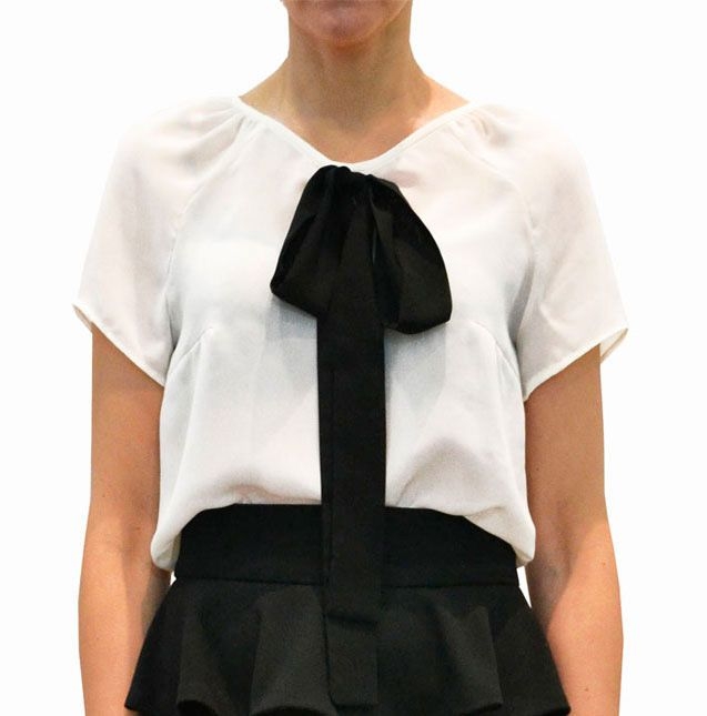 Naria Top de gasa blanca Basic Polka Negro