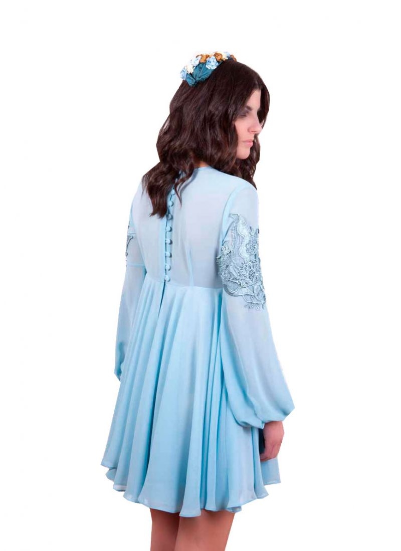 vestido gasa y guipur azul cielo para boda y comuniones de Bouret
