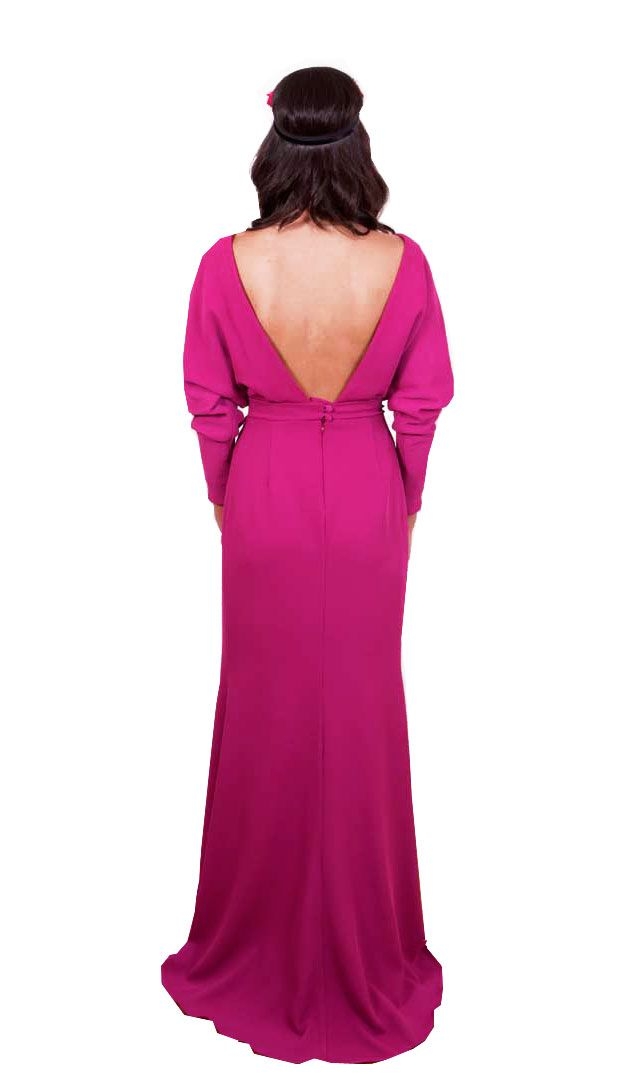 vestido largo fucsia con escote espalda para ir de boda noche