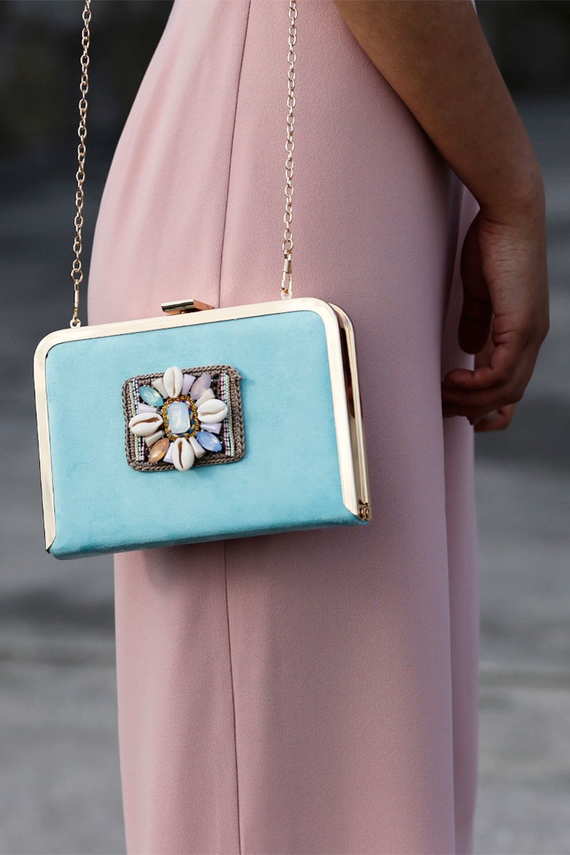 bolso de fiesta azul turquesa con pedreria etnica en tonos pasteles para invitadas boda fiesta comprar online