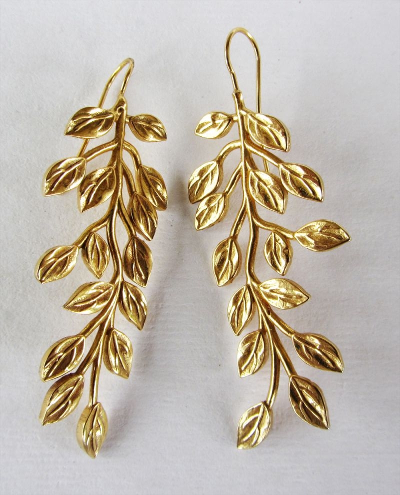 pendientes largos hojas oro nucca
