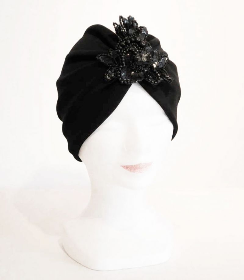 turbante negro con aplicacion de piedra para boda fiesta de bouret