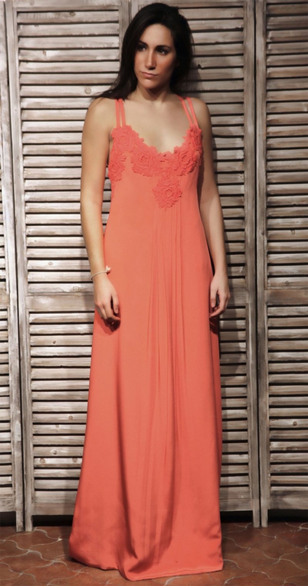 vestido largo de seda y guipur coral de laura caicoya