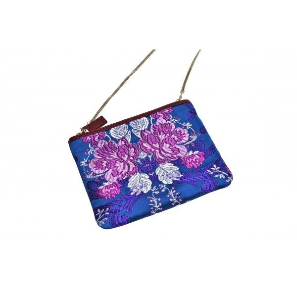 clutch azul estampado flores bordadas carmen berdonces