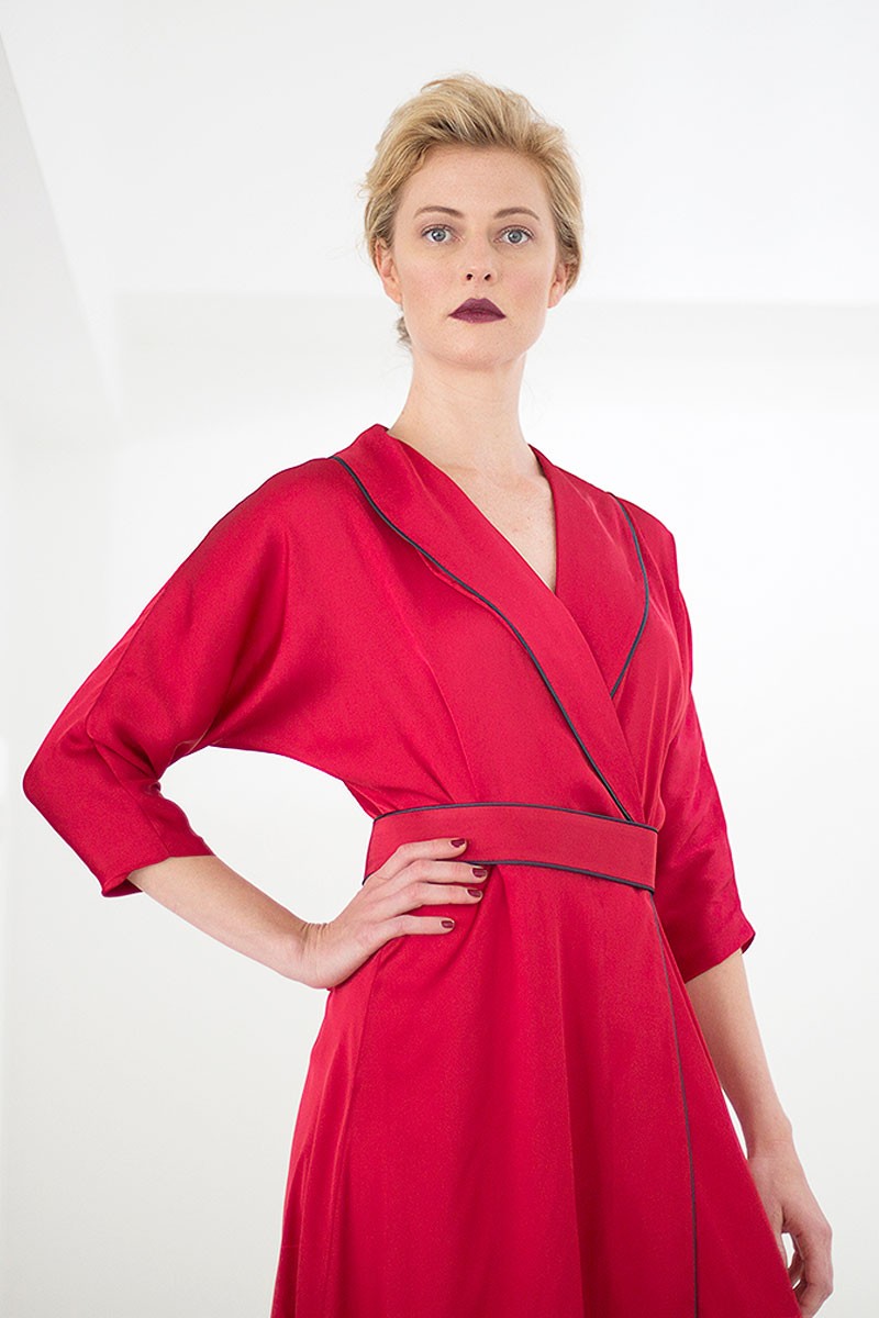 vestido cruzado largo rojo saten vivo fiesta invitada boda apparentia fiesta evento ocasion