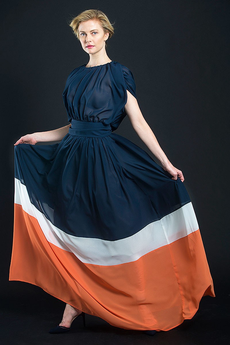 falda larga de schiffon tricolor en azul marino, y con rayas blanca y naranja apparentia fiesta evento ocasion apparentia