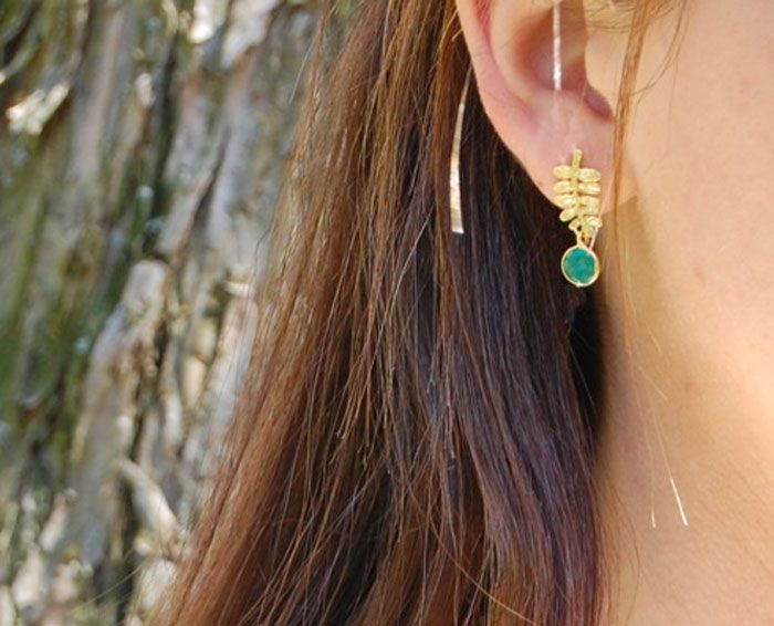 pendientes hojitas plata bañado en oro con piedra natural verde de 2enespiral