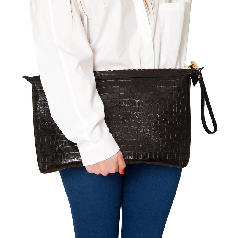 cartera de mano piel grabada coco negra