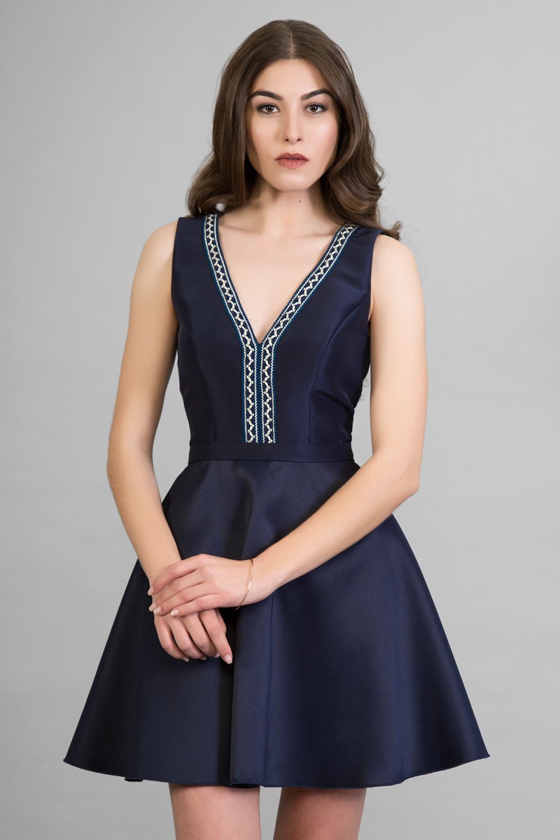 vestido fiesta corto azul marino bordado escote pico falda vuelo invitada boda shopping