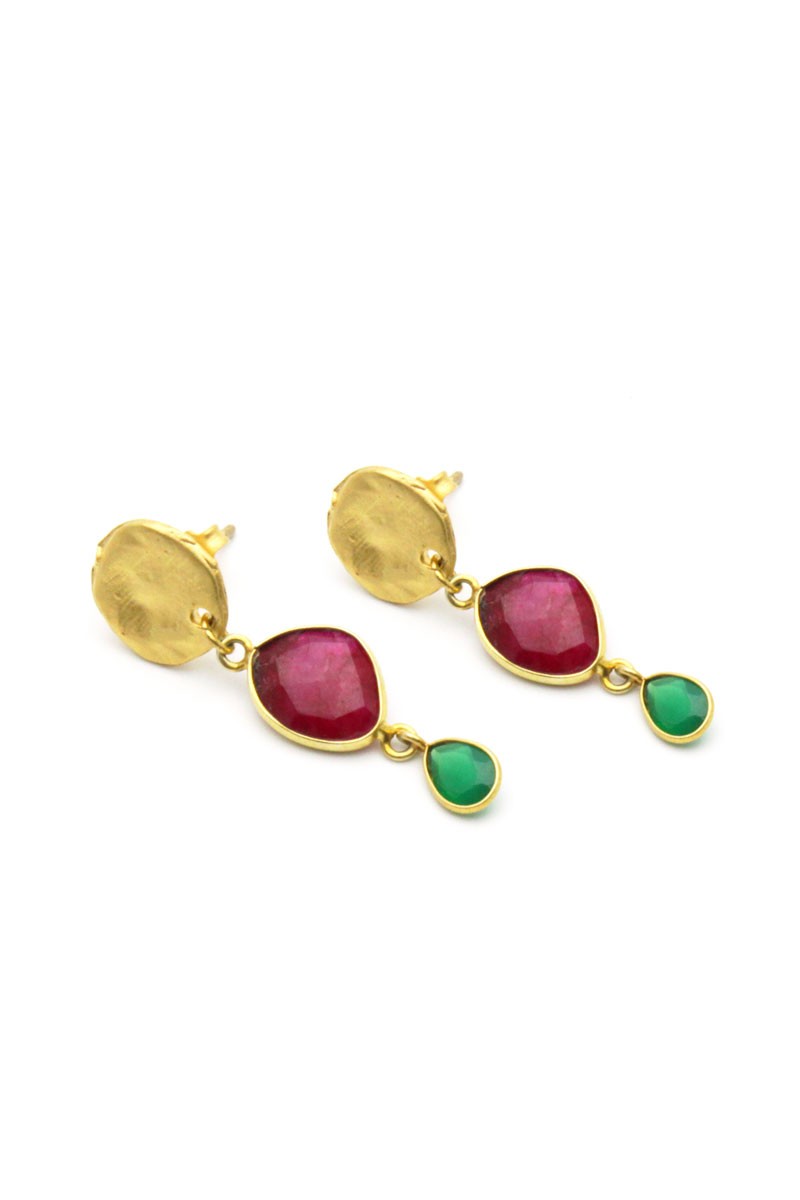 pendientes elaborados en plata con piedra natural rubi en color rojo de de 10mm y lagrimas de onix verde complementos invitadas apparentia