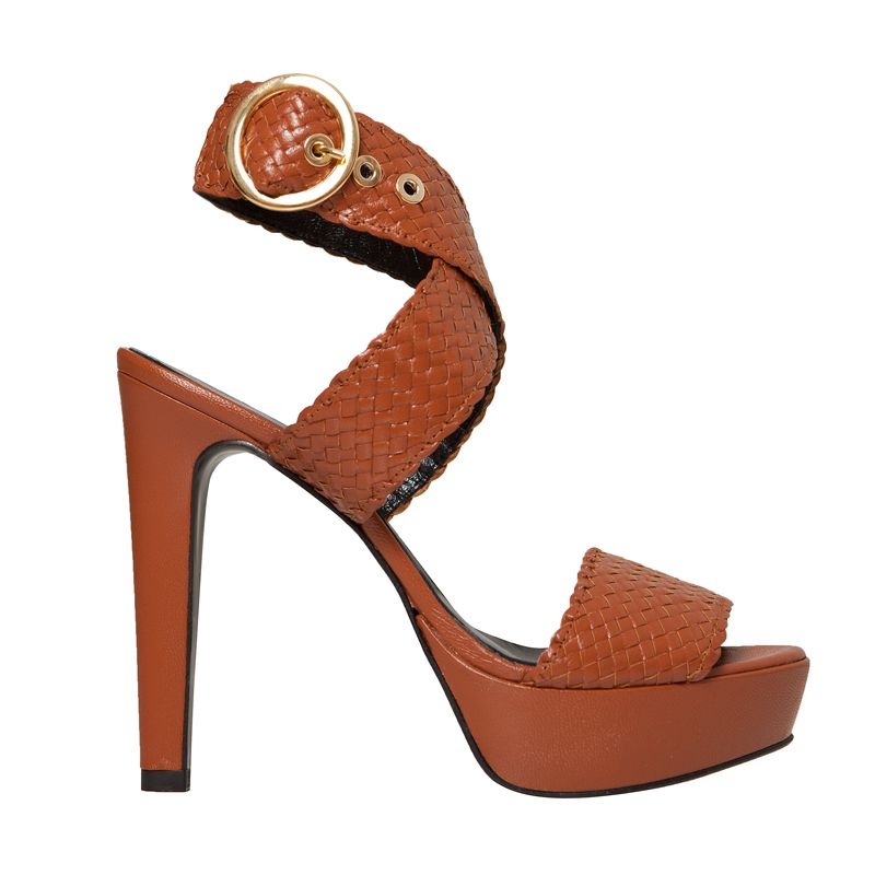 Sandalias de tacón de tiras trenzadas con plataformacolor camel de