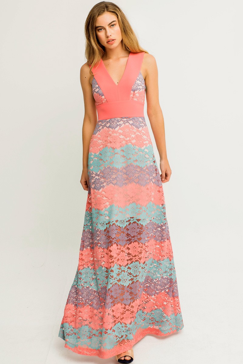 Comprar online vestido de encaje largo con escote pico coral para invitada de boda bautizo comunion evento fiesta de apparentia collection