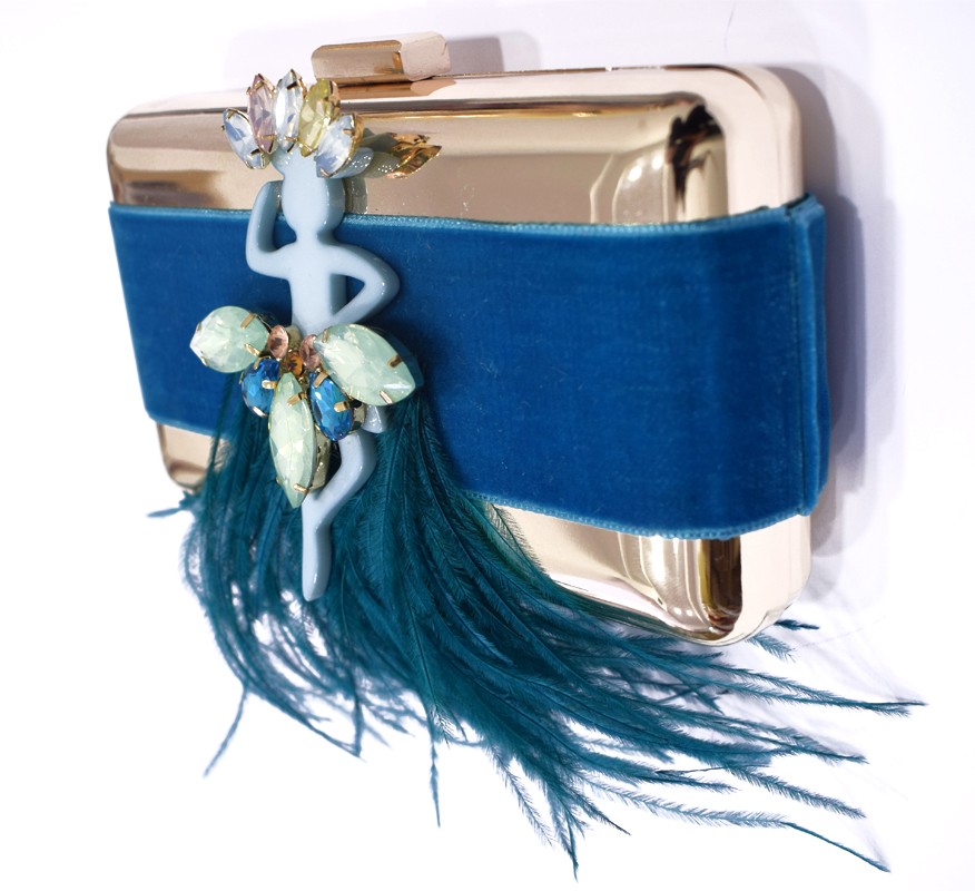 bolso de fiesta de plumas verde agua con tira de terciopelo y adorno de bailarina joya con piedras de colores para invitada boda bautizo comunion shoponline apparentia