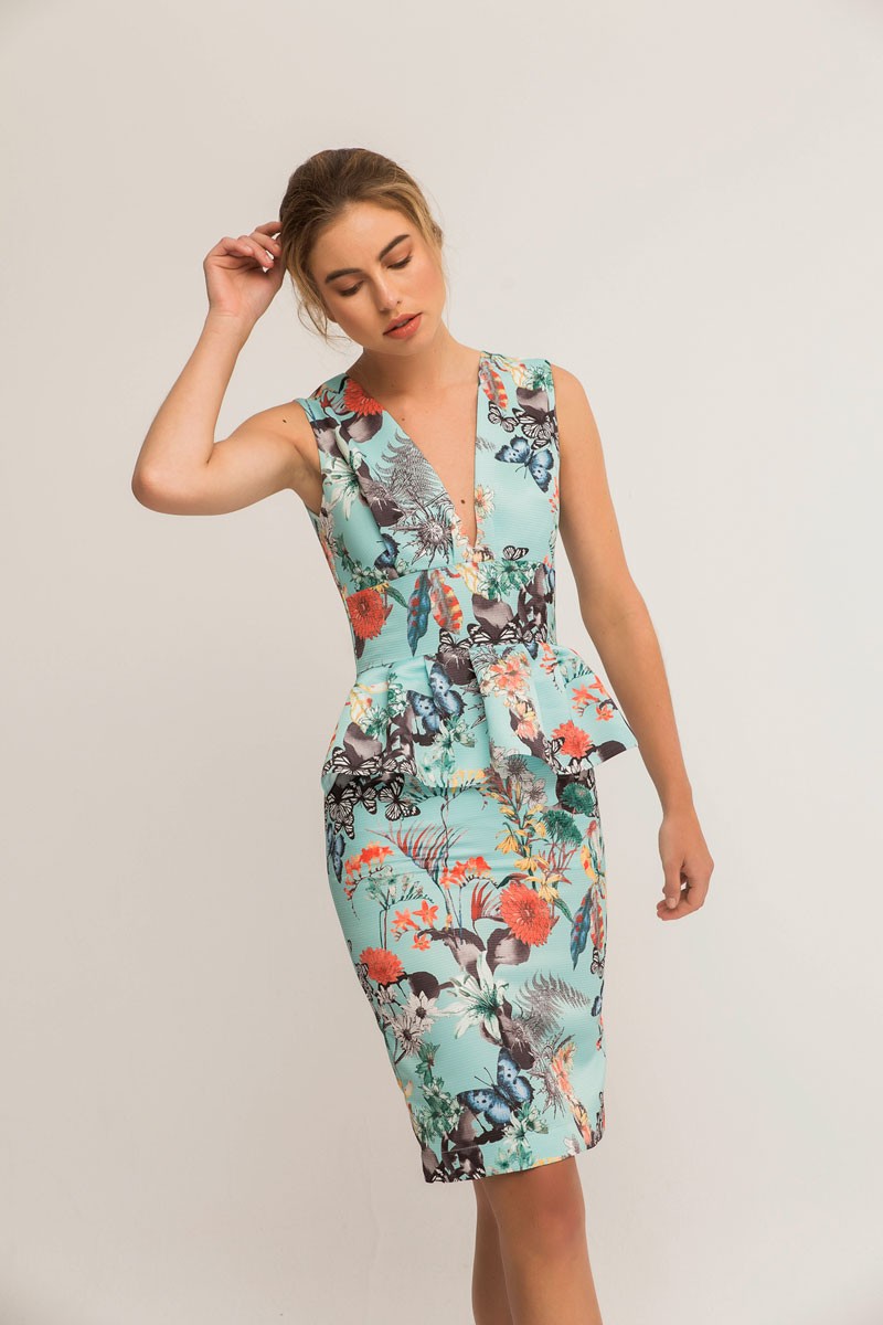 comprar Vestido corto azul de fiesta estampados mariposas y flores peplum escote uve para invitadas de boda madrina comunion bautizo