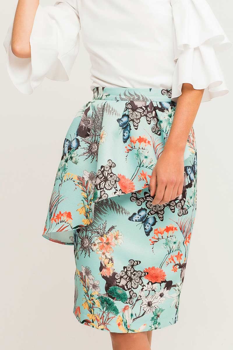 Comprar online falda corta azul claro con estampado de mariposas y flores en tejido otoman para invitadas de boda de dia comunion bautizo fiesta